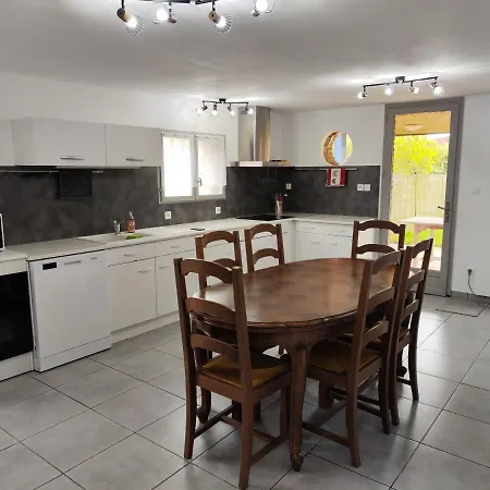 Holiday home Des Hallais *